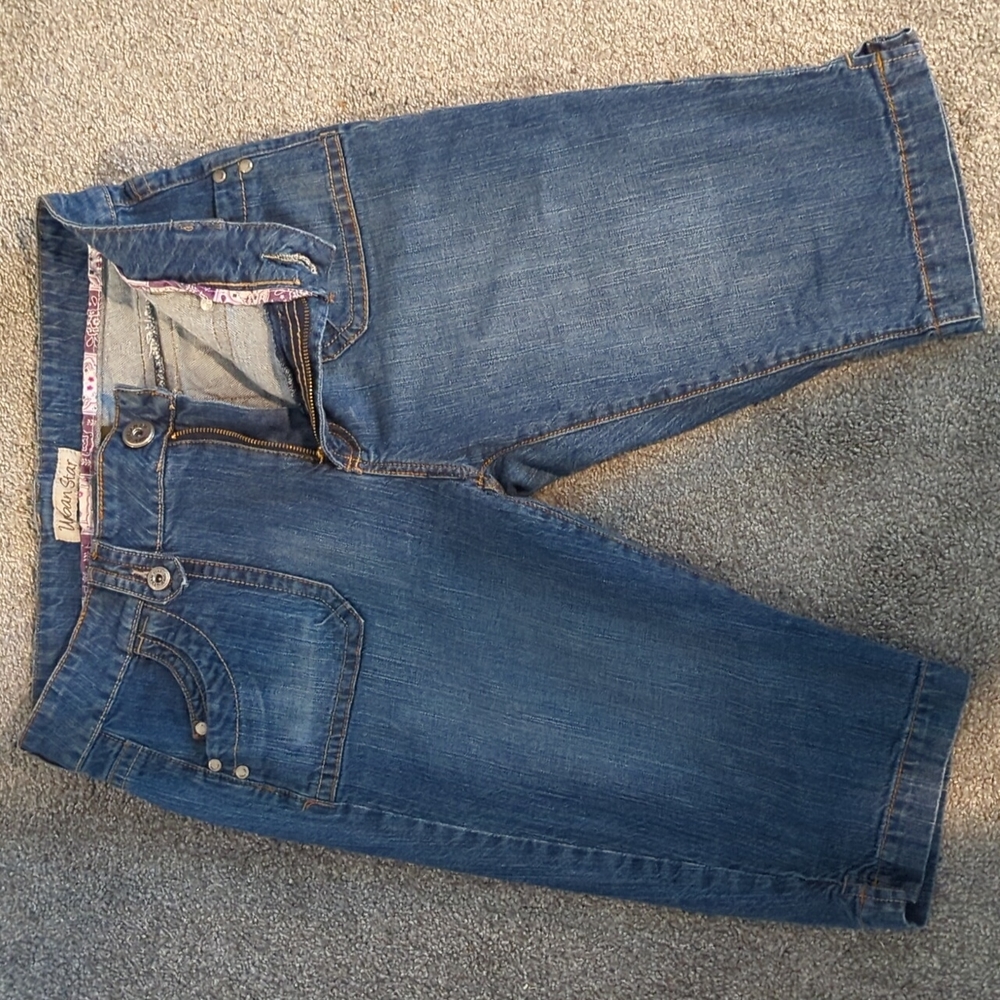 Woman's Jean Capri
